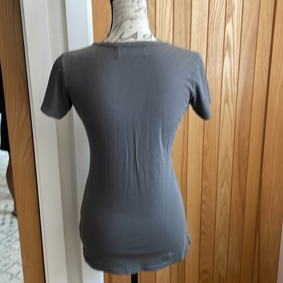 NWOT Groceries Apparel, Perfect V-Neck Tee. Organic Cotton. Grey. Small - Picture 4 of 11